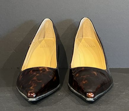 8 STUART WEITZMAN Wedge