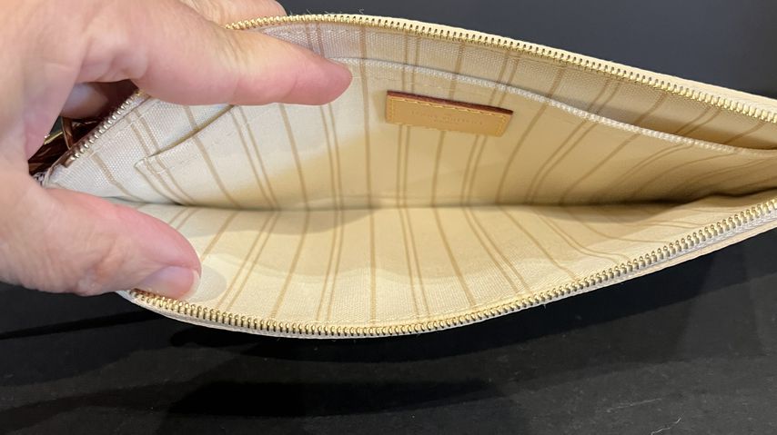 Louis Vuitton Purse