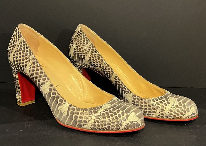 38 Louboutin Pumps