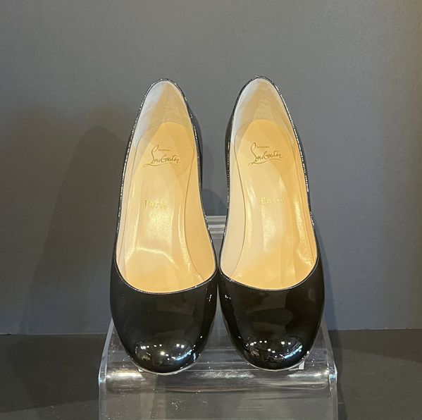 38 Louboutin slide