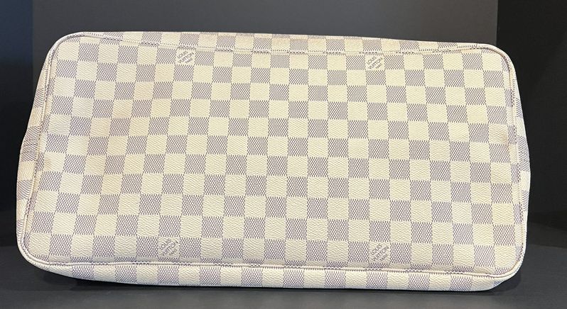 Louis Vuitton Purse