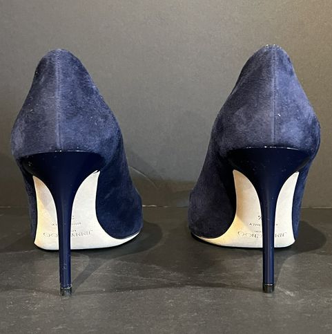 39.5 Jimmy Choo Pumps