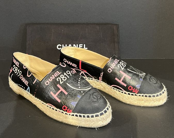 CHANEL Espadrilles