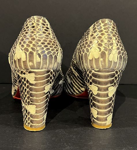 38 Louboutin Pumps