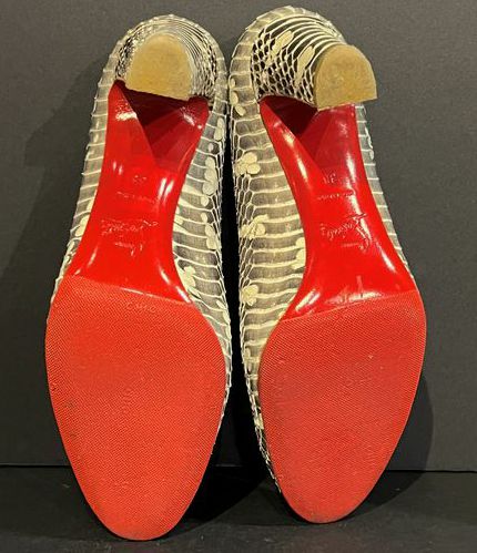 38 Louboutin Pumps