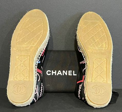 CHANEL Espadrilles