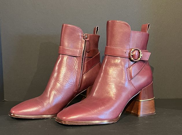 8 Tory Burch Boots